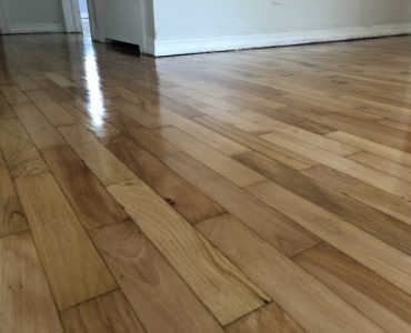 Can maple floor be moldy